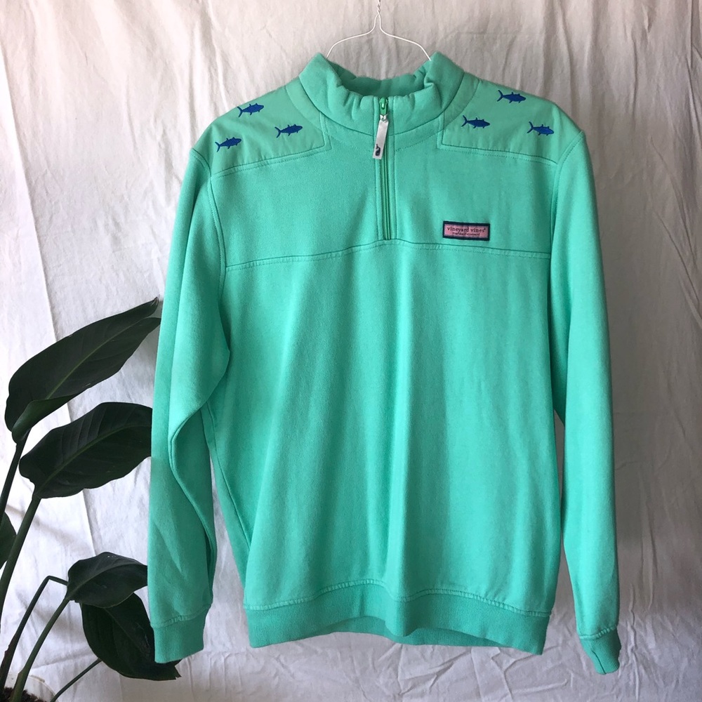 VINEYARD VINES :: medium :: NEVER WORN